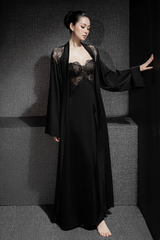 BLACK LOFTY LONG ROBE