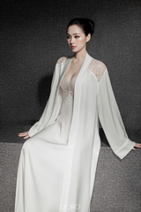 BLACK LOFTY LONG ROBE