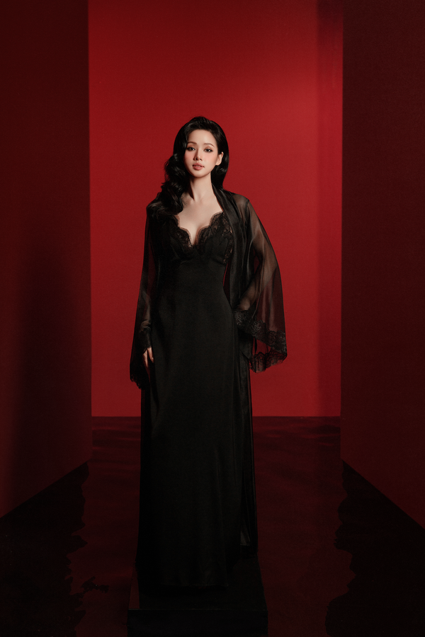 Chiara Sheer Silk Robe