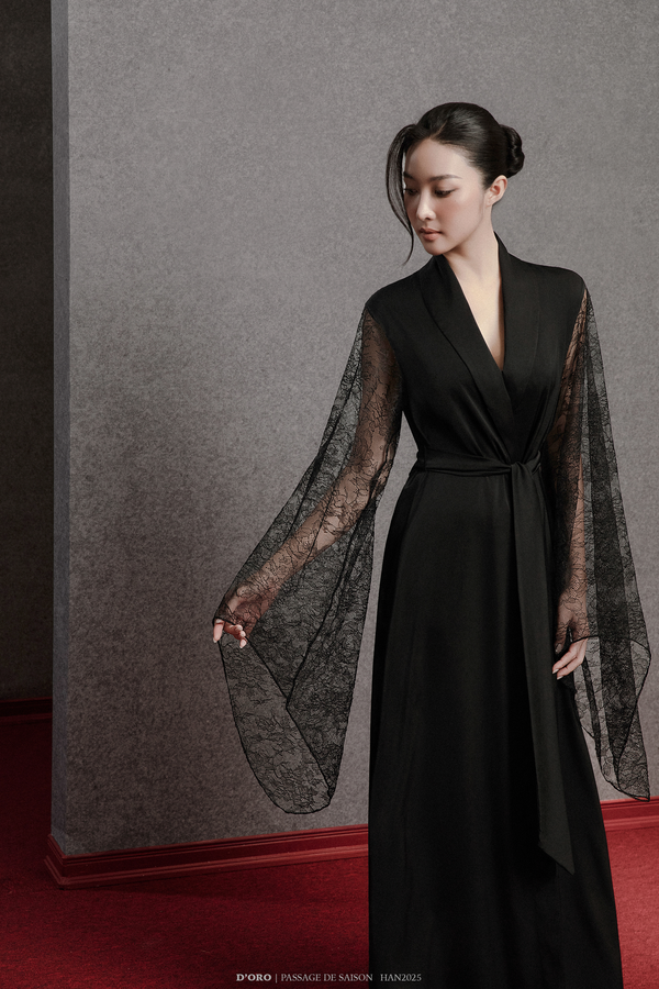 BLACK EUDORA LACE SLEEVES AND A SHAWL COLLAR LONG ROBE