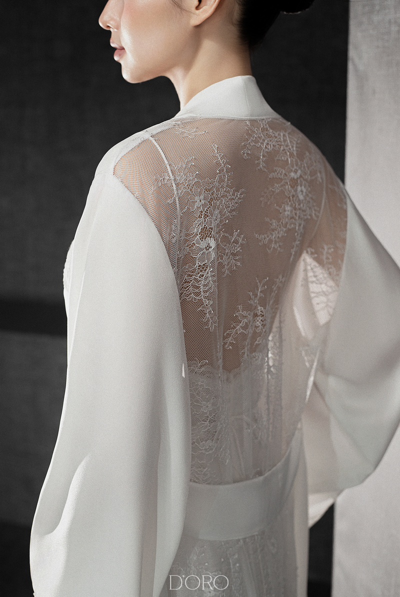 WHITE AMELIE LONG ROBE LACE BACK
