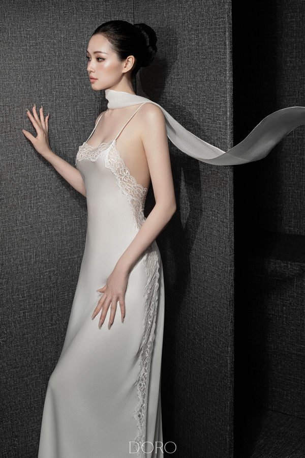 WHITE GIANNA LACE-TRIM SQUARE NECK LONG NIGHTGOWN